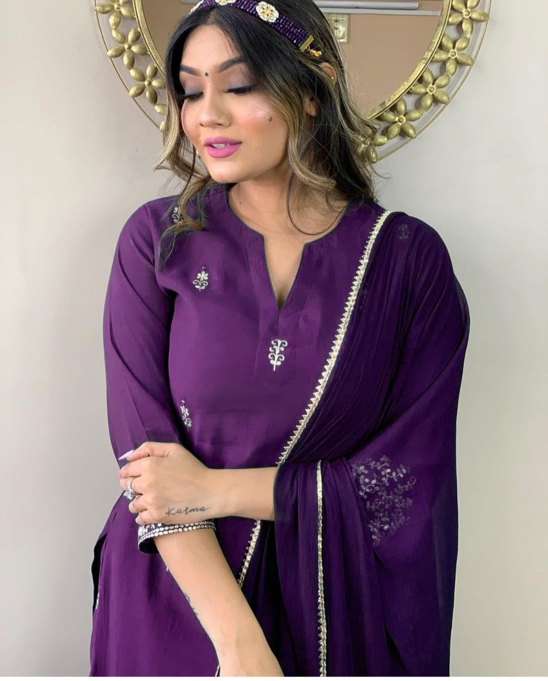 Graceful purple kurta outfit with embroidery and chiffon dupatta