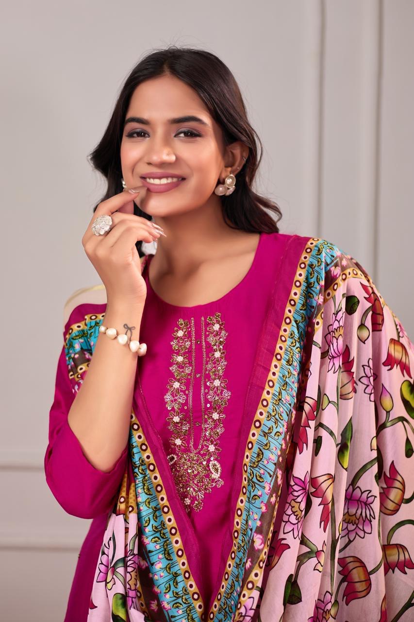 Pichwai Grace – Fuchsia Coloured Chanderi Silk Suit Set