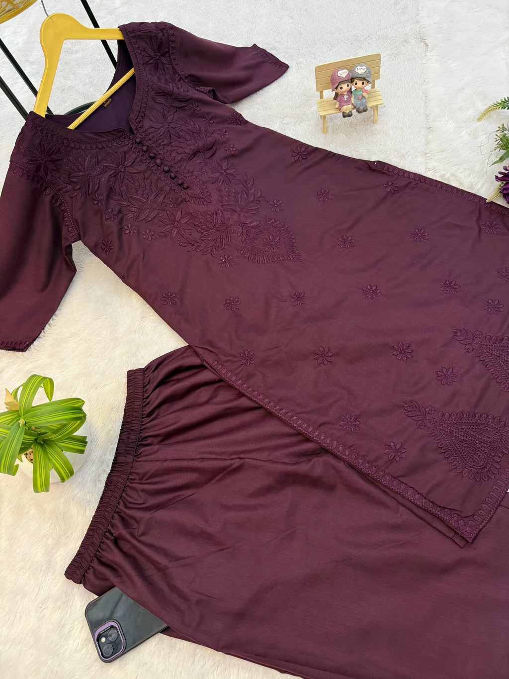 Elegant Mauve Embroidered Kurta Set