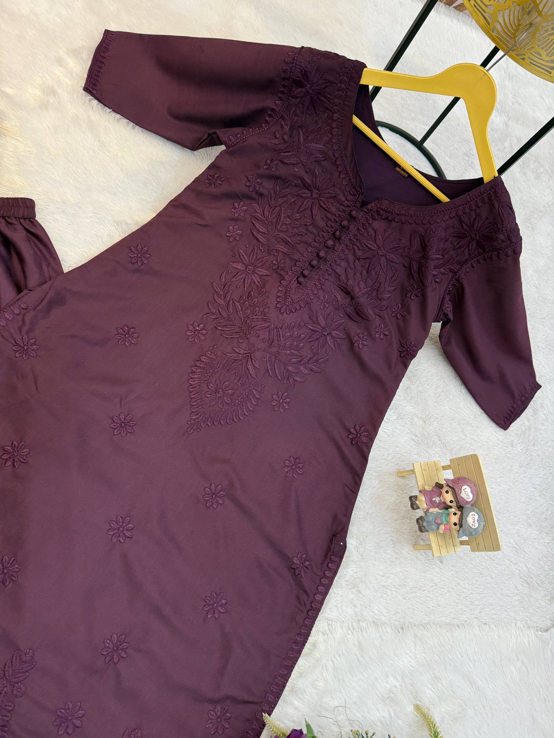 Elegant Mauve Embroidered Kurta Set